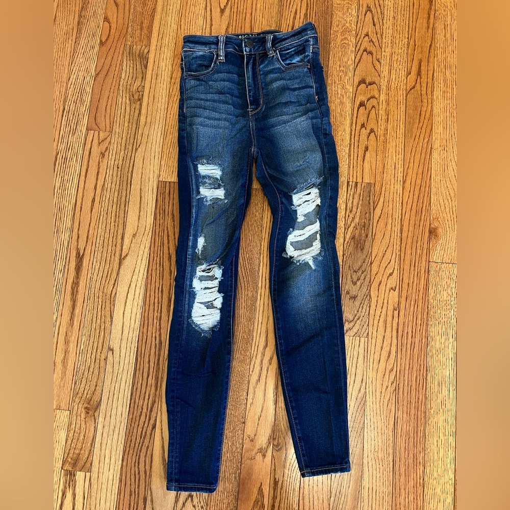 Dark wash ripped American Eagle Skinny Jeans 0 short